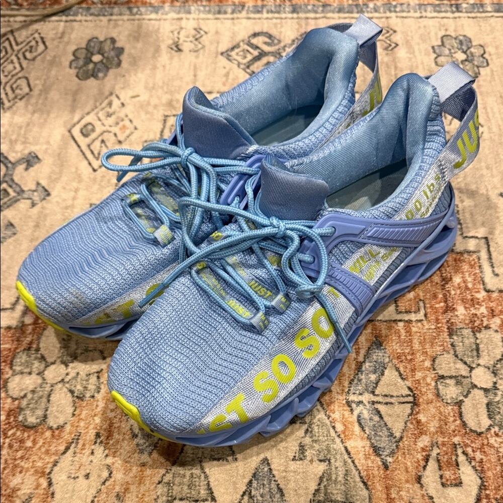 Nike (just so so) Blue and Yellow Athletic Shoes size 10